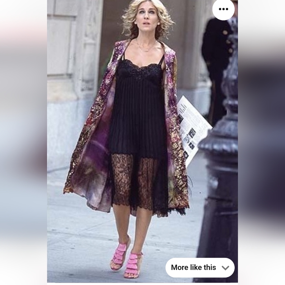 NEW SEX IN THE CITY Miranda's 💧 breaks on Carries Manolo B STILETTOS platform